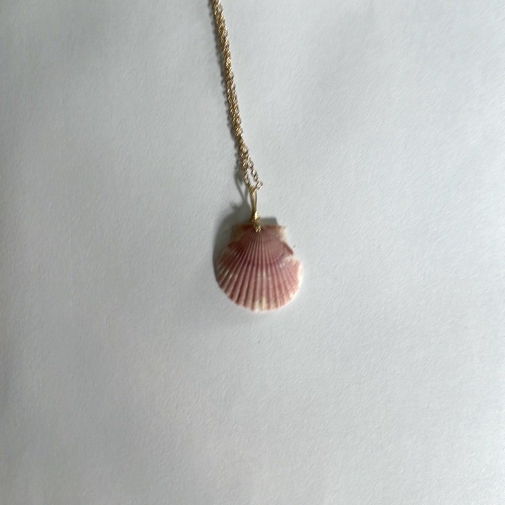 Light purple seashell necklace